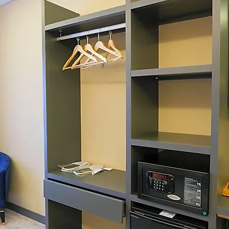 & Private Transportation Airport-by Loft 4*